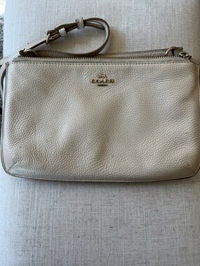 Coach Pebbled Leather Crossbody bag in Light Cream with Gold Hardware